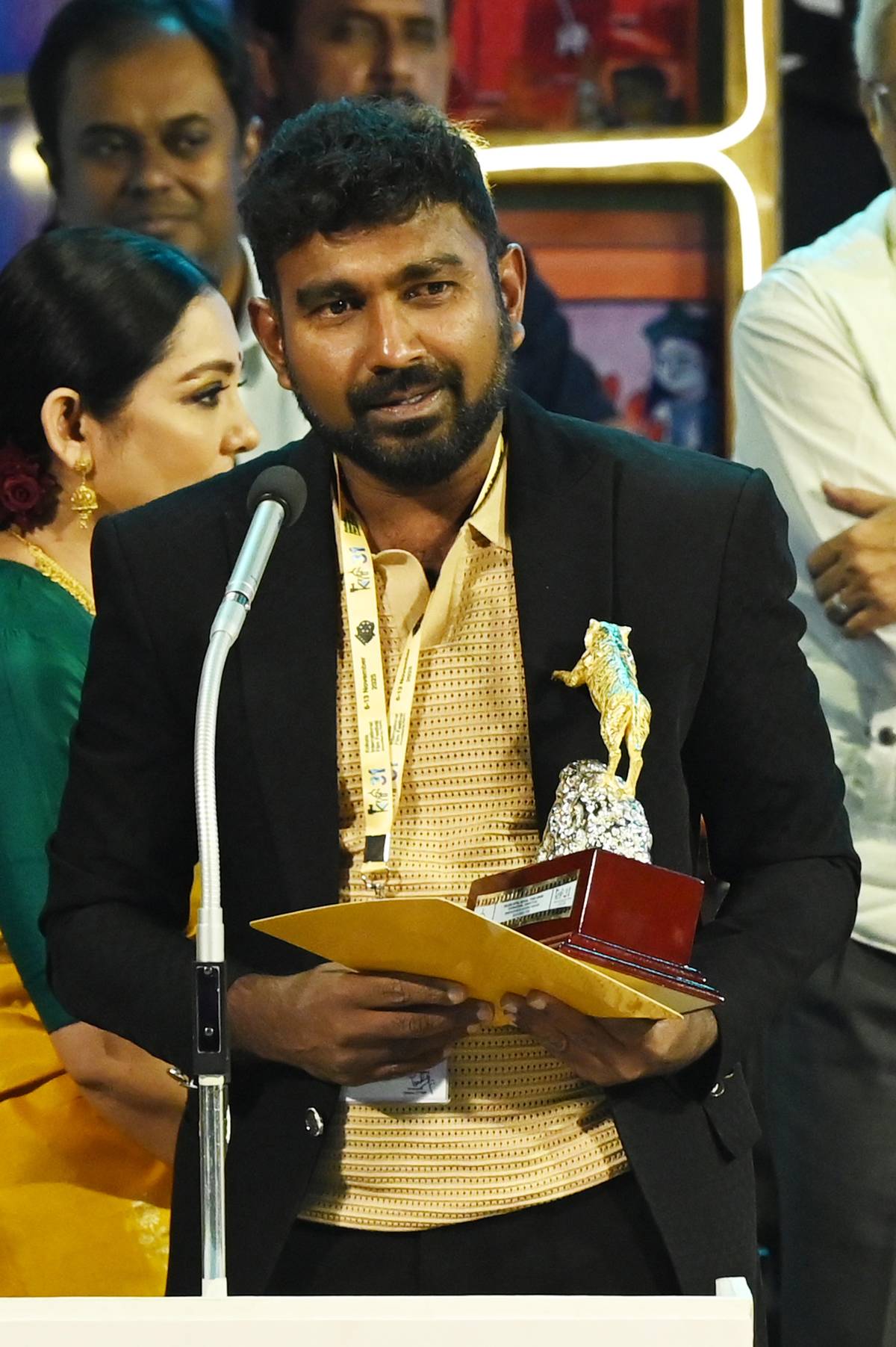 Golden Royal Bengal Tiger: Lalith Rathnayake's Cinematic Triumph | t2ONLINE
