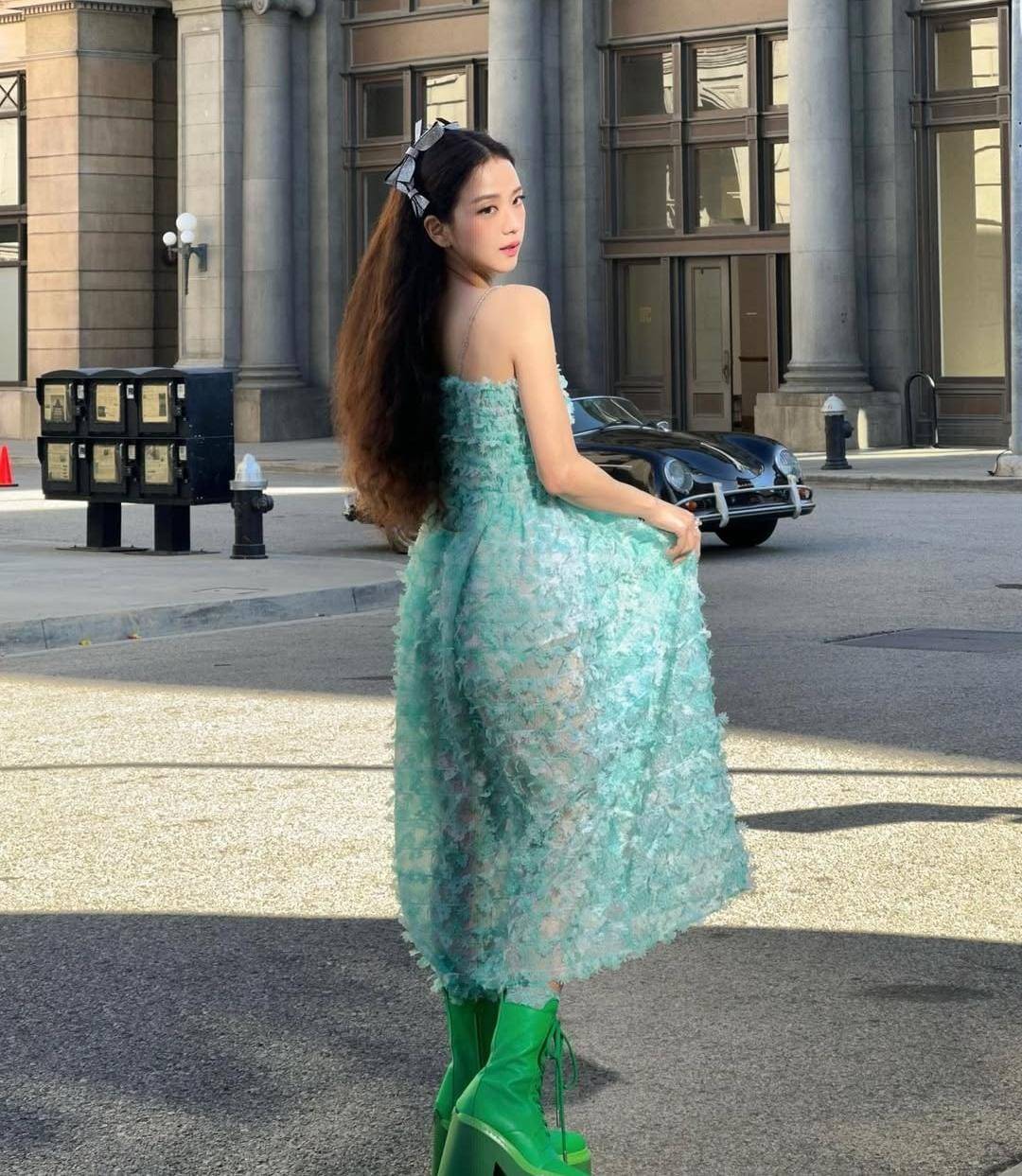 jisoo long dress Kim jisoo