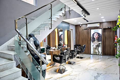 Haircut station at Seraphine