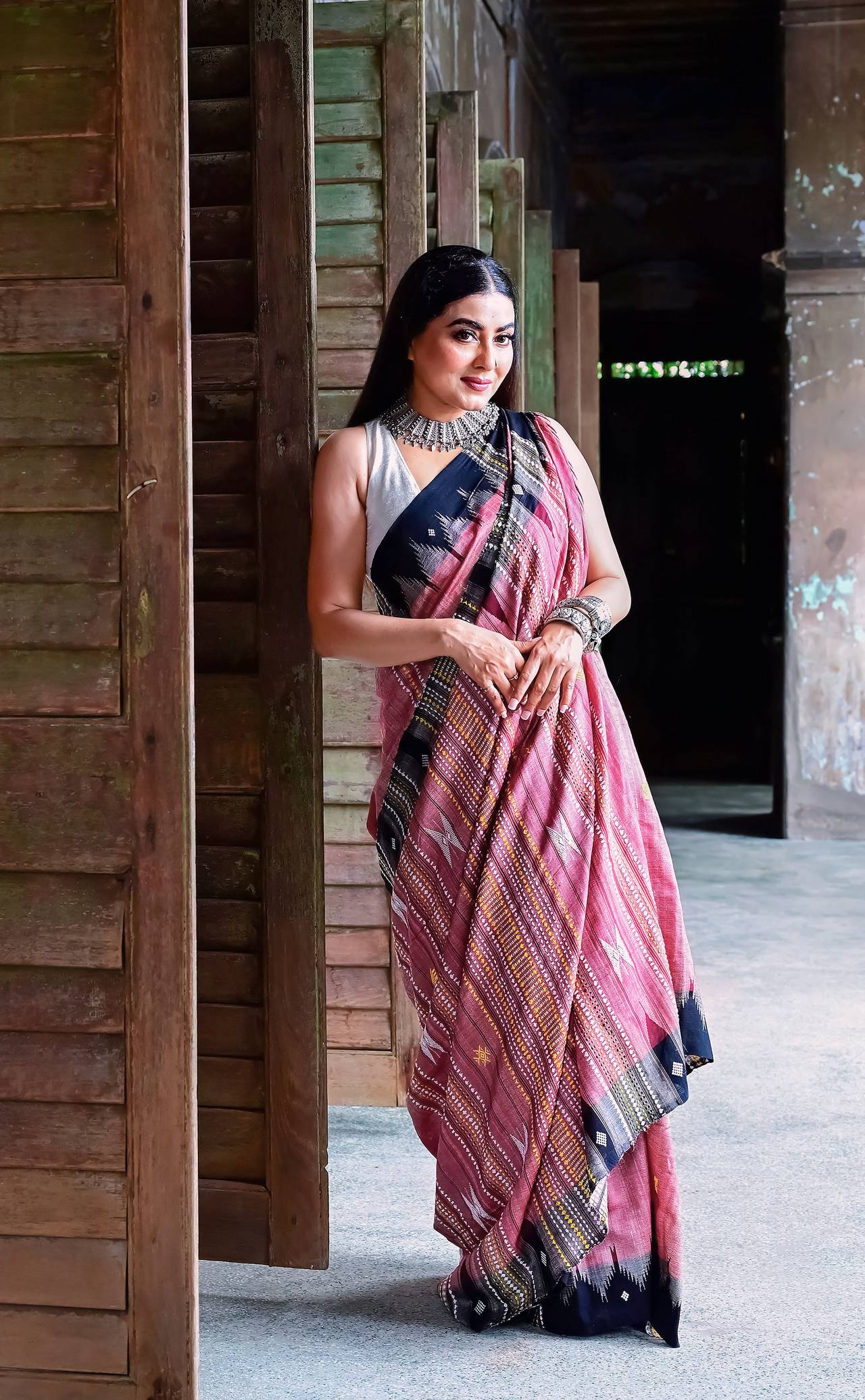 Odisha Handloom and Handicrafts: Wearing Saree and Benefit of draping it -  Women's Health