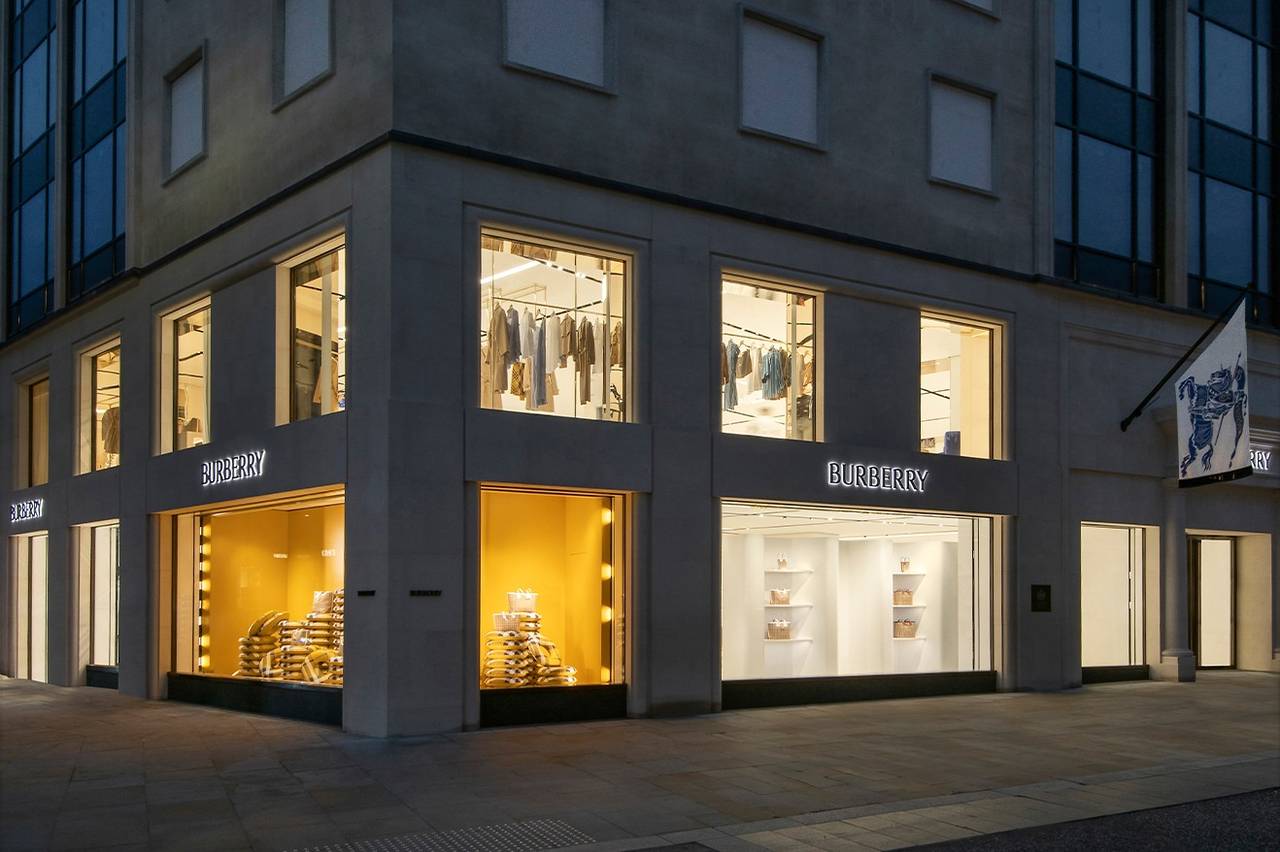 Burberry london shopping experience sale