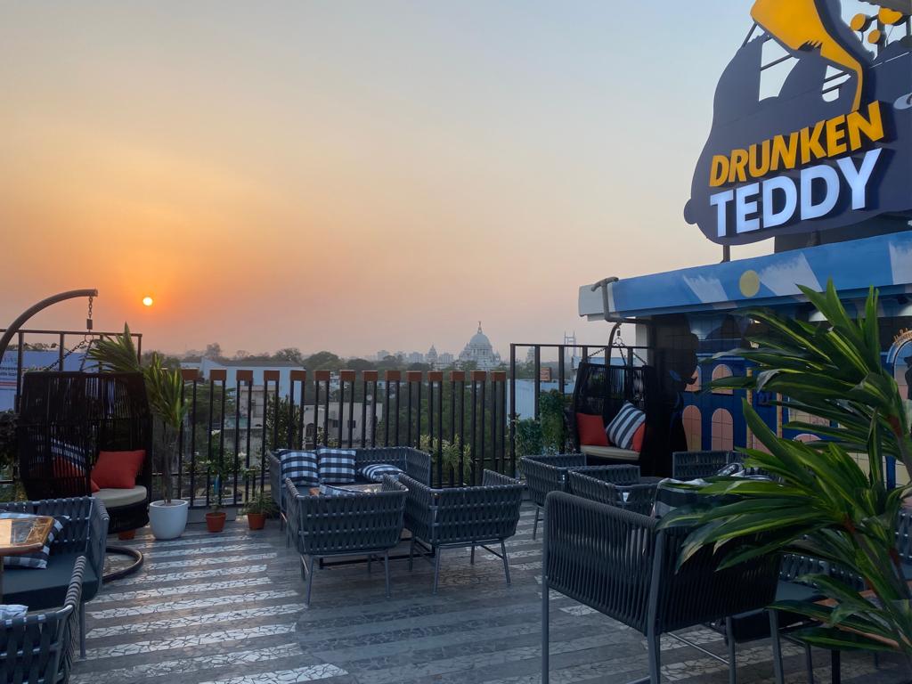 Say Hello To Drunken Teddy, The Newest Chill Spot In Calcutta | T2 Online