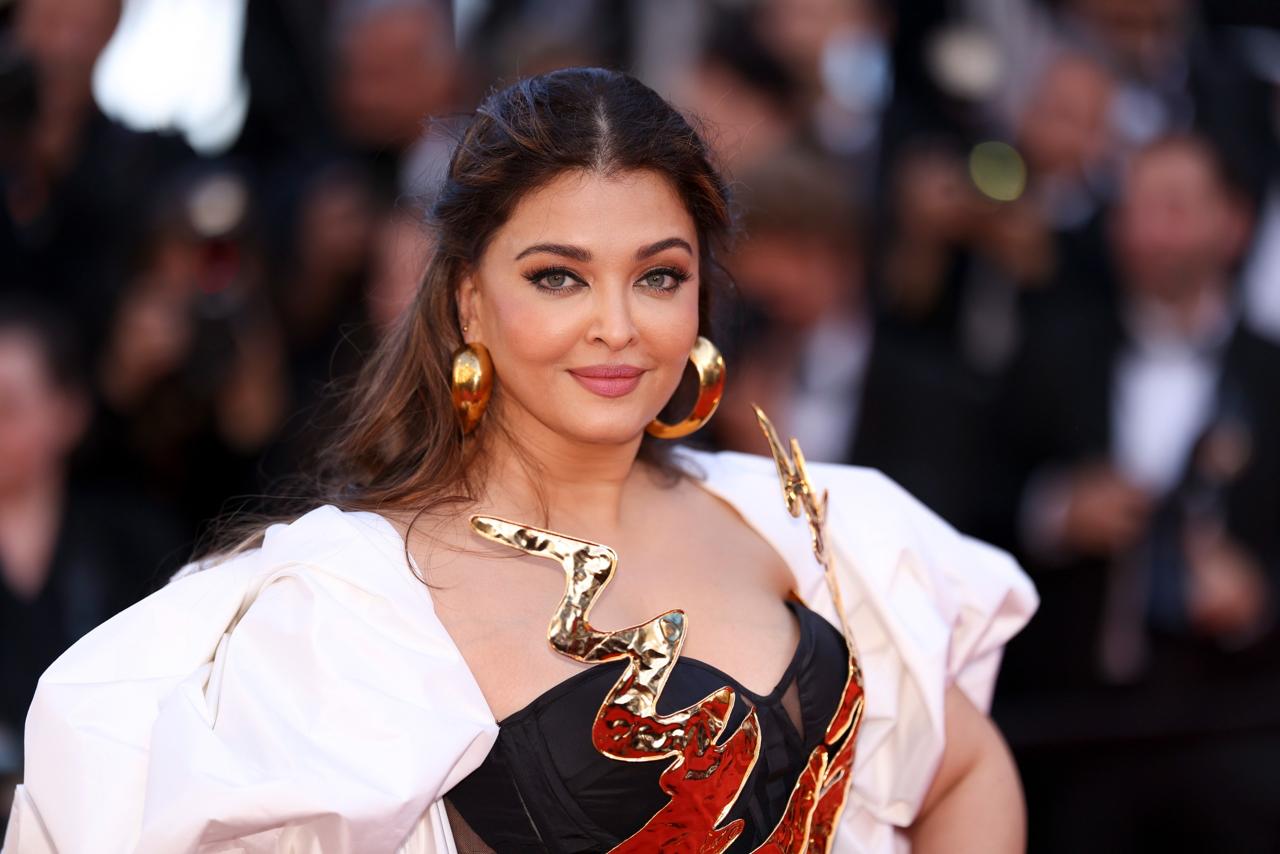 Aishwarya Rai Bachchan brings drama on the Cannes Film Festival red